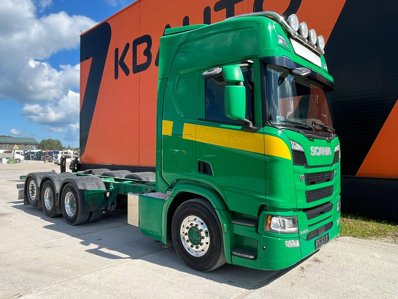 Scania R500 8x4*4 9 TON FRONT AXLE / PTO / RETARDER / CHASSIS L=7420 mm - Chassis lastebil: bilde 4 Scania R500 8x4*4 9 TON FRONT AXLE / PTO / RETARDER / CHASSIS L=7420 mm - Chassis lastebil: bilde 4