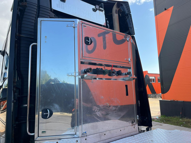 Leie Volvo FH 16 750 8x4 GCW 90 ton / DOLLY / RETARDER Volvo FH 16 750 8x4 GCW 90 ton / DOLLY / RETARDER: bilde 9