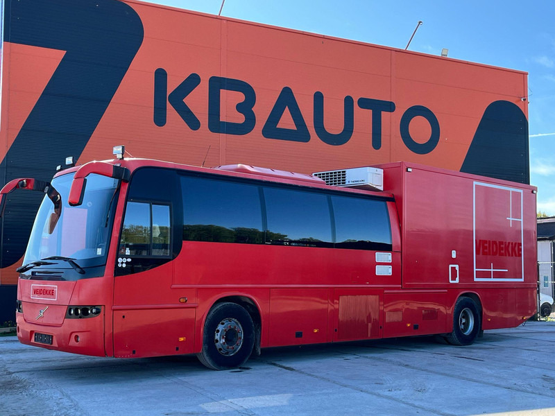 Volvo B12M 4x2 13 SEATS / AC / AUXILIARY HEATING / WC / KITCHEN - Forstadsbus: bilde 1 Volvo B12M 4x2 13 SEATS / AC / AUXILIARY HEATING / WC / KITCHEN - Forstadsbus: bilde 1