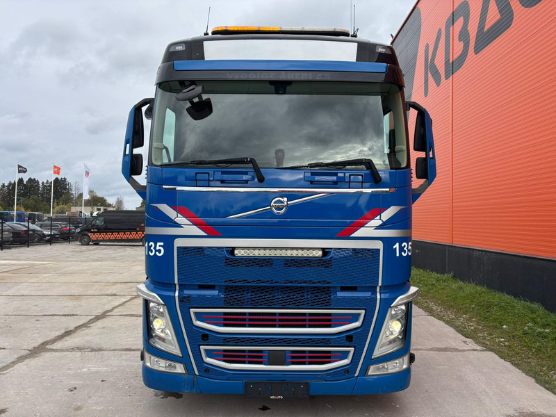 Volvo FH 500 8x4*4 FOR SALE AS CHASSIS / GCW 70 ton / PTO / CHASSIS L=6420 mm - Chassis lastebil: bilde 3 Volvo FH 500 8x4*4 FOR SALE AS CHASSIS / GCW 70 ton / PTO / CHASSIS L=6420 mm - Chassis lastebil: bilde 3