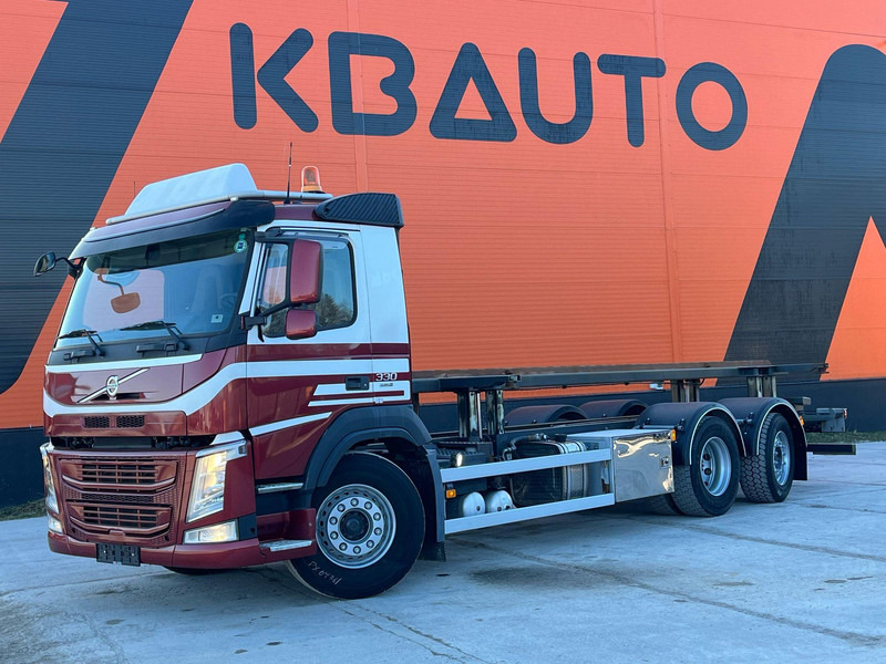 Volvo FM 330 6x2*4 ONLY 57587 km !!! / HYDRAULICS / CHASSIS L=7740 MM - Container-transport/ Vekselflak lastebil: bilde 1 Volvo FM 330 6x2*4 ONLY 57587 km !!! / HYDRAULICS / CHASSIS L=7740 MM - Container-transport/ Vekselflak lastebil: bilde 1
