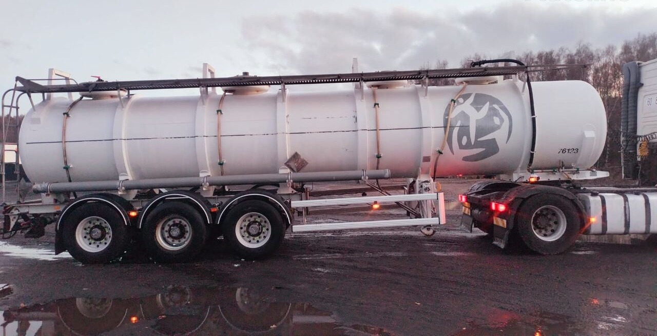 Guhur ADR L4BN/ chemiczna / polyester / poj. 24.600L - Tanksemi: bilde 2 Guhur ADR L4BN/ chemiczna / polyester / poj. 24.600L - Tanksemi: bilde 2