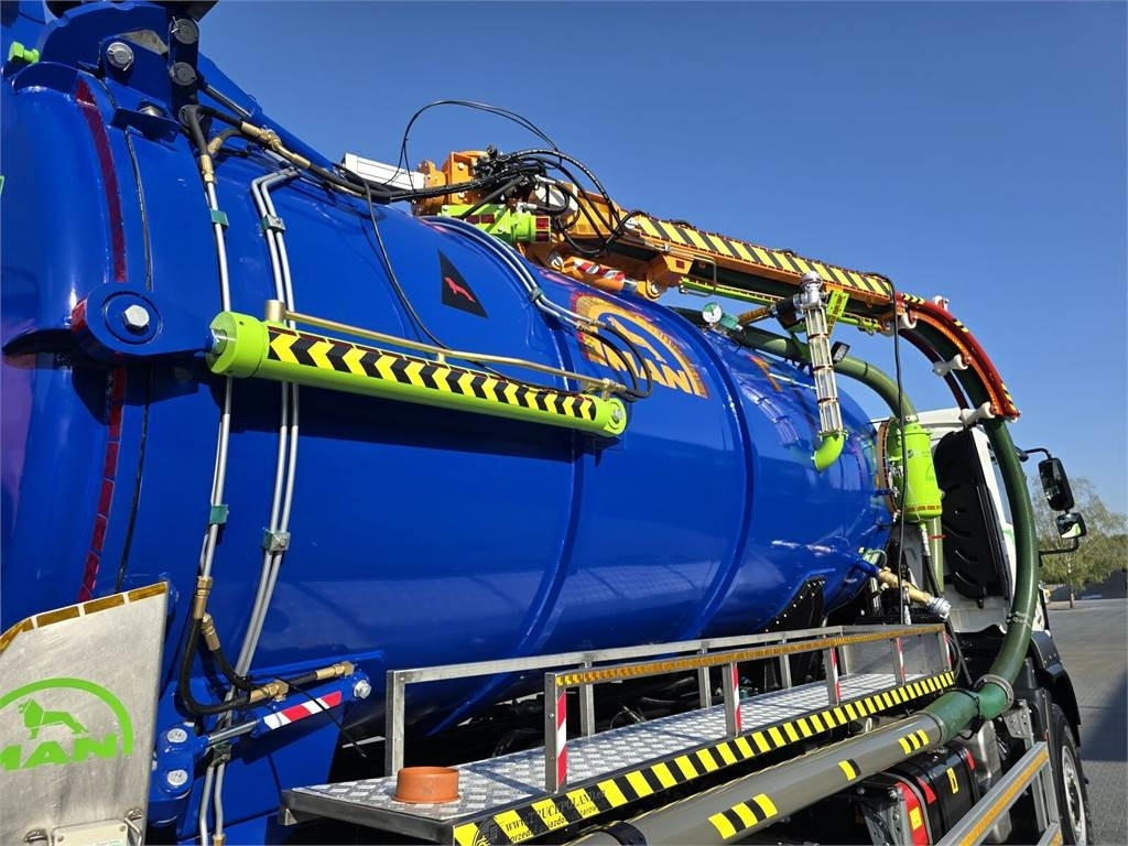 MAN TGM 4x4 GAMON PW8 for collecting liquid waste sepa - Vakuum lastebil: bilde 4 MAN TGM 4x4 GAMON PW8 for collecting liquid waste sepa - Vakuum lastebil: bilde 4