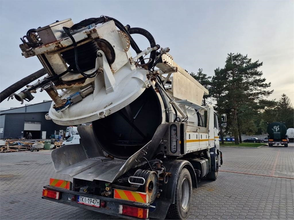MAN WUKO MORO KOMBI FOR CHANNEL CLEANING - Vakuum lastebil: bilde 1 MAN WUKO MORO KOMBI FOR CHANNEL CLEANING - Vakuum lastebil: bilde 1