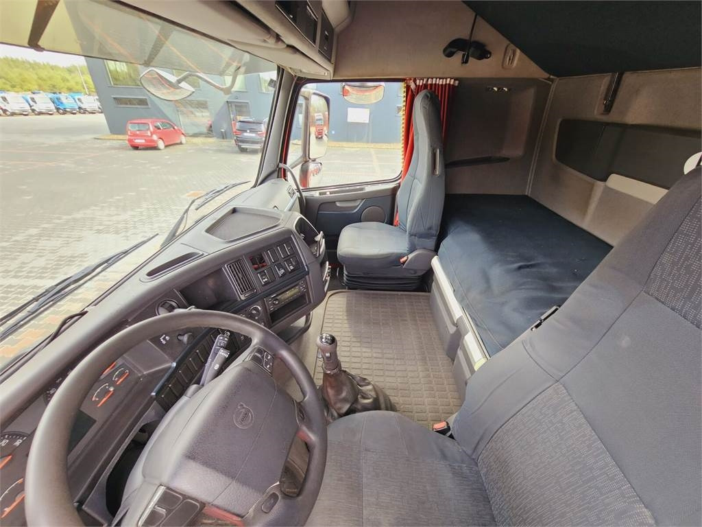 Leie Volvo FH13 XXL EURO 5 2011 + KRONE MEGA RAISE Volvo FH13 XXL EURO 5 2011 + KRONE MEGA RAISE: bilde 23 Leie Volvo FH13 XXL EURO 5 2011 + KRONE MEGA RAISE Volvo FH13 XXL EURO 5 2011 + KRONE MEGA RAISE: bilde 23