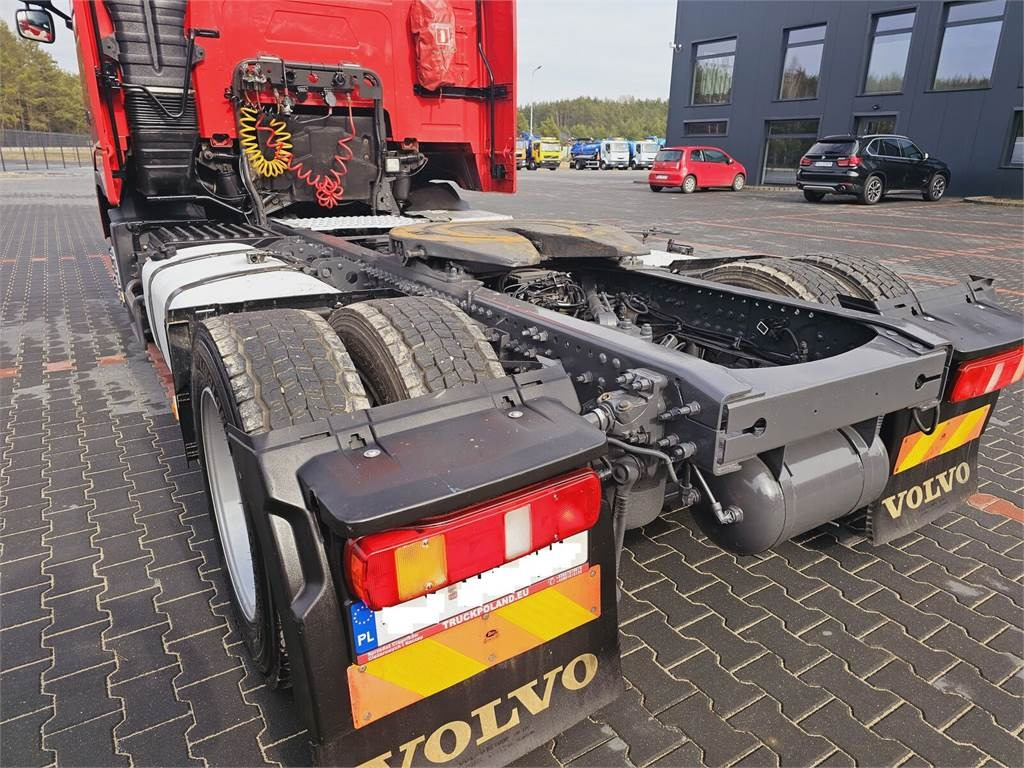 Leie Volvo FH13 XXL EURO 5 2011 + KRONE MEGA RAISE Volvo FH13 XXL EURO 5 2011 + KRONE MEGA RAISE: bilde 15 Leie Volvo FH13 XXL EURO 5 2011 + KRONE MEGA RAISE Volvo FH13 XXL EURO 5 2011 + KRONE MEGA RAISE: bilde 15
