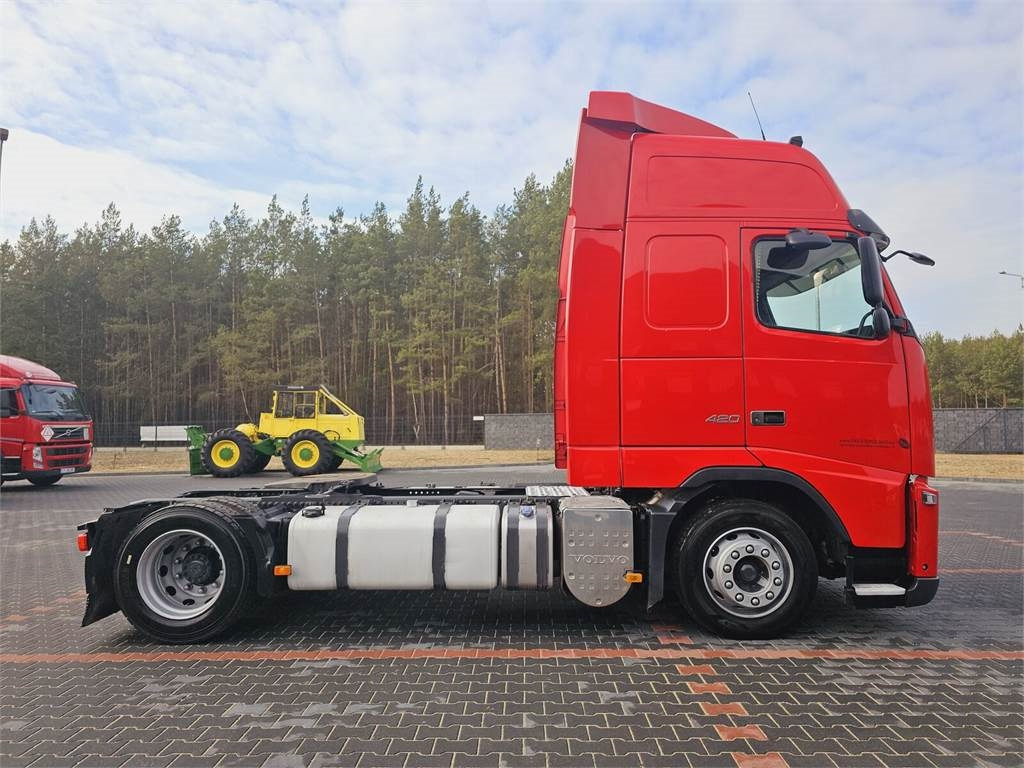 Leie Volvo FH13 XXL EURO 5 2011 + KRONE MEGA RAISE Volvo FH13 XXL EURO 5 2011 + KRONE MEGA RAISE: bilde 8 Leie Volvo FH13 XXL EURO 5 2011 + KRONE MEGA RAISE Volvo FH13 XXL EURO 5 2011 + KRONE MEGA RAISE: bilde 8