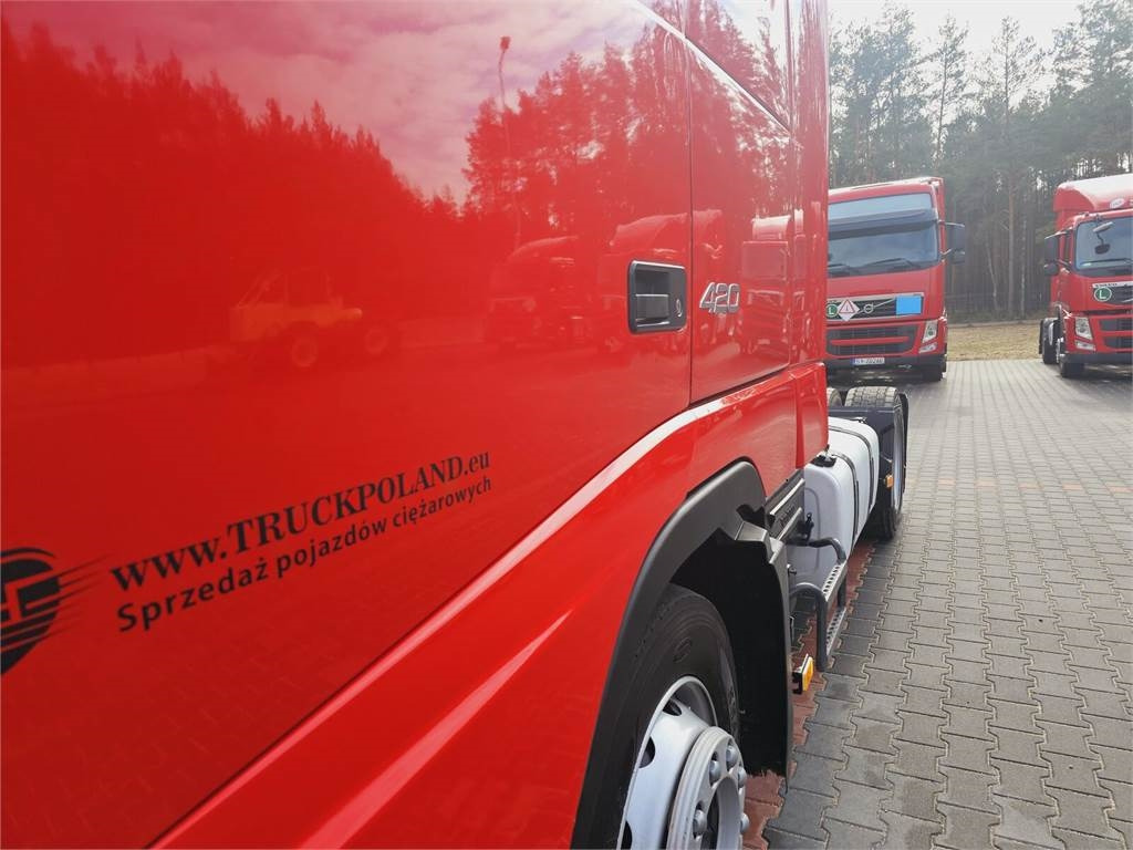 Leie Volvo FH13 XXL EURO 5 2011 + KRONE MEGA RAISE Volvo FH13 XXL EURO 5 2011 + KRONE MEGA RAISE: bilde 10 Leie Volvo FH13 XXL EURO 5 2011 + KRONE MEGA RAISE Volvo FH13 XXL EURO 5 2011 + KRONE MEGA RAISE: bilde 10