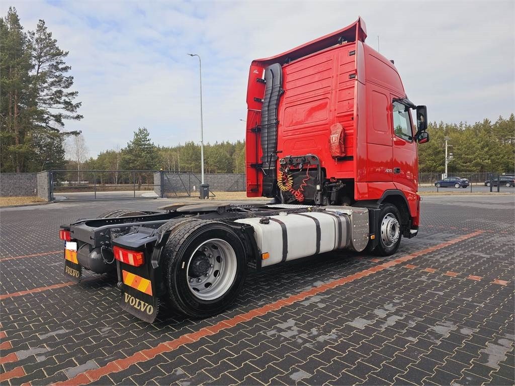 Leie Volvo FH13 XXL EURO 5 2011 + KRONE MEGA RAISE Volvo FH13 XXL EURO 5 2011 + KRONE MEGA RAISE: bilde 7 Leie Volvo FH13 XXL EURO 5 2011 + KRONE MEGA RAISE Volvo FH13 XXL EURO 5 2011 + KRONE MEGA RAISE: bilde 7