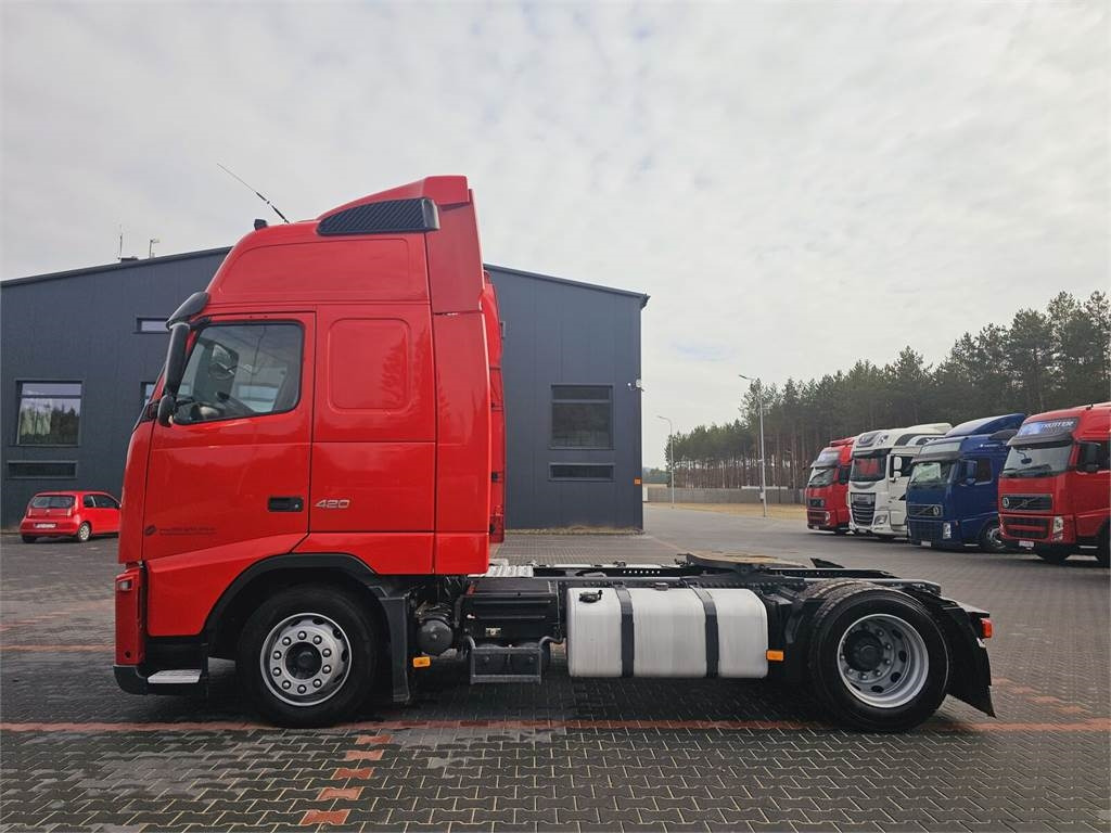 Volvo FH13 XXL NEW TIRES MANUAL 420 EURO 5 2011 - Trekkvogn: bilde 3 Volvo FH13 XXL NEW TIRES MANUAL 420 EURO 5 2011 - Trekkvogn: bilde 3