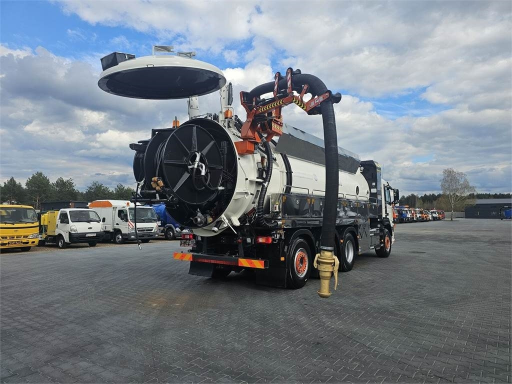 Volvo WUKO ADR ROLBA FOR CLEANING CHANNELS COMBI - Utility-/ Spesiell maskin: bilde 1 Volvo WUKO ADR ROLBA FOR CLEANING CHANNELS COMBI - Utility-/ Spesiell maskin: bilde 1
