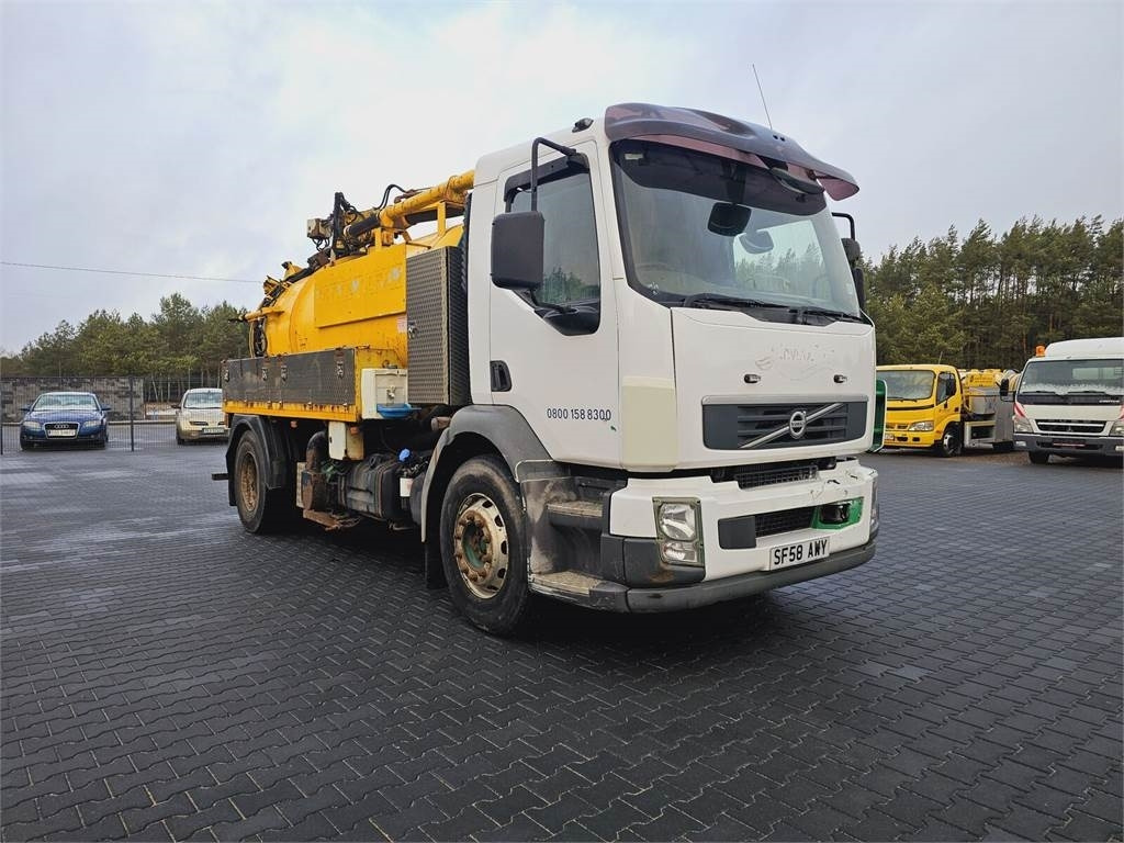 Volvo FULLER TANKERS 2008 WUKO for collecting liquid was - Vakuum lastebil: bilde 2 Volvo FULLER TANKERS 2008 WUKO for collecting liquid was - Vakuum lastebil: bilde 2