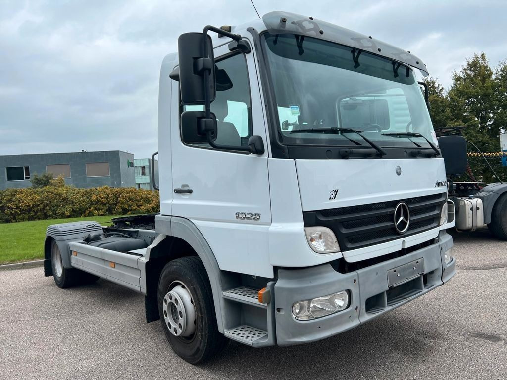 Mercedes-Benz Atego 1328 LS 4x2 + Diagnose Auflieger Mercedes-Benz Atego 1328 LS 4x2 + Diagnose Auflieger - Trekkvogn: bilde 4 Mercedes-Benz Atego 1328 LS 4x2 + Diagnose Auflieger Mercedes-Benz Atego 1328 LS 4x2 + Diagnose Auflieger - Trekkvogn: bilde 4