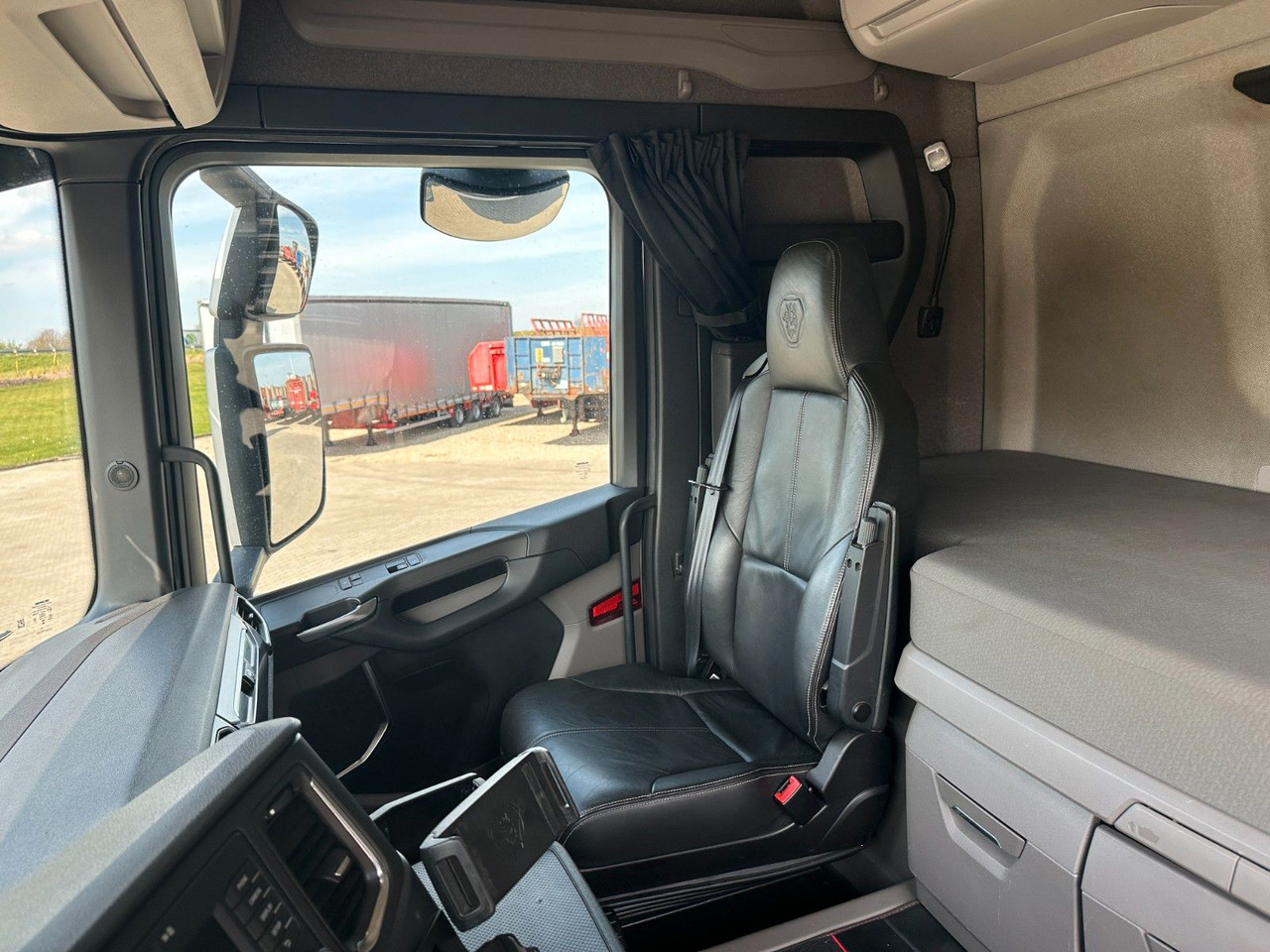 Trekkvogn Scania R 730 6x4 Scania R 730 V8 6x4: bilde 9 Trekkvogn Scania R 730 6x4 Scania R 730 V8 6x4: bilde 9