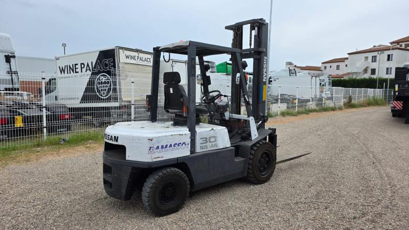 Nissan YGJ02 A30 - Dieseltruck: bilde 1 Nissan YGJ02 A30 - Dieseltruck: bilde 1