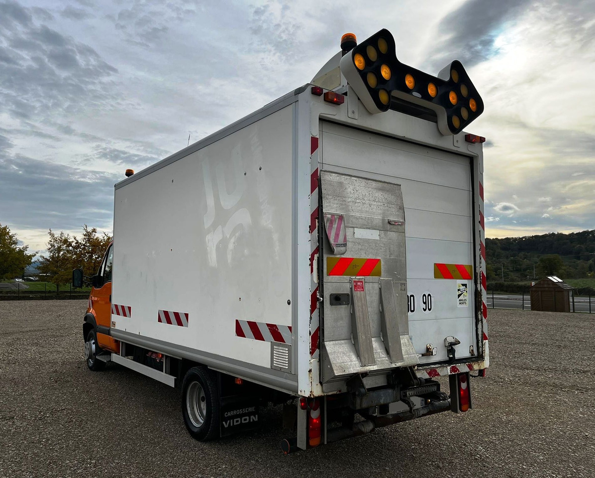RENAULT Mascott DCI 160 CAISSE + HAYON - Skapbil: bilde 3 RENAULT Mascott DCI 160 CAISSE + HAYON - Skapbil: bilde 3