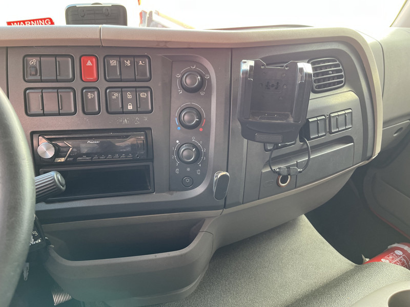 DAF LF 210 FA / 12 Ton / 344 dkm / Koffer / LBW / NL LKW - Skapbil: bilde 4 DAF LF 210 FA / 12 Ton / 344 dkm / Koffer / LBW / NL LKW - Skapbil: bilde 4