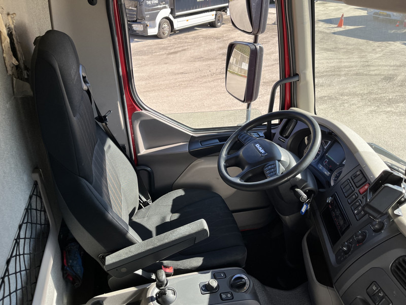 DAF LF 210 FA / 12 Ton / 396 dkm / Box / Loadlift / NL Truck - Skapbil: bilde 3 DAF LF 210 FA / 12 Ton / 396 dkm / Box / Loadlift / NL Truck - Skapbil: bilde 3