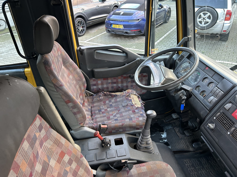 Iveco EuroCargo 80E15 / Double Cab / Manual / 427 dkm / Blad - Blad / Box Truck - Skapbil: bilde 3 Iveco EuroCargo 80E15 / Double Cab / Manual / 427 dkm / Blad - Blad / Box Truck - Skapbil: bilde 3