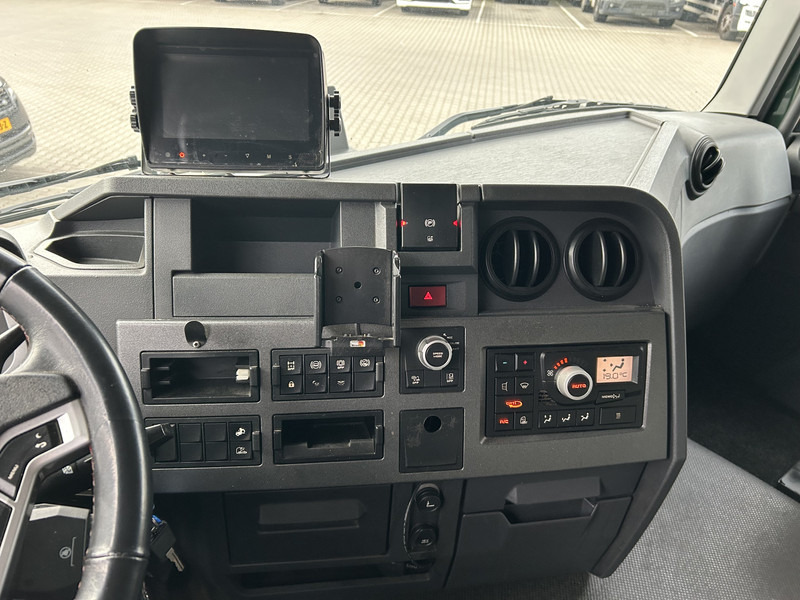 Renault T 380 Comfort / 820 dkm / Curtainside / Loadlift / APK TUV 02-26 - Kapellbil: bilde 5 Renault T 380 Comfort / 820 dkm / Curtainside / Loadlift / APK TUV 02-26 - Kapellbil: bilde 5