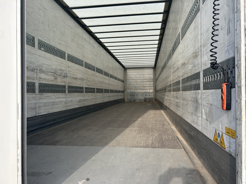 Schmitz Cargobull SCB S3B / Box / Loadlift / 2x Liftas / APK 03-26 - Skapsemi: bilde 3 Schmitz Cargobull SCB S3B / Box / Loadlift / 2x Liftas / APK 03-26 - Skapsemi: bilde 3