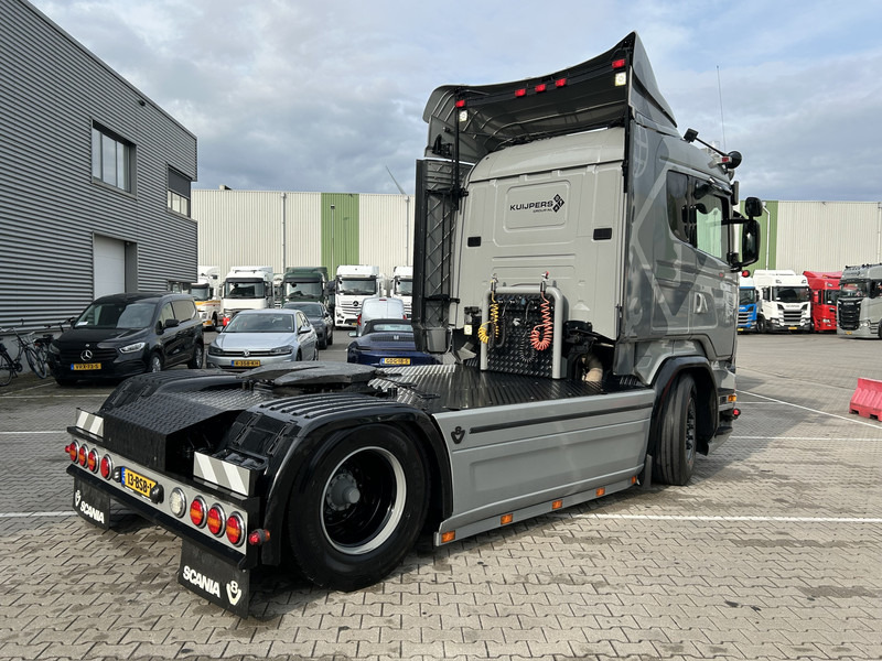 Scania R520 V8 / Showtruck / Buffl Special Interior / Vol Lucht / Retarder - Trekkvogn: bilde 2 Scania R520 V8 / Showtruck / Buffl Special Interior / Vol Lucht / Retarder - Trekkvogn: bilde 2