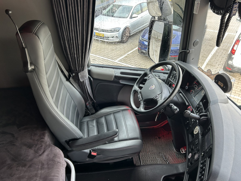 Scania R520 V8 / Showtruck / Buffl Special Interior / Vol Lucht / Retarder - Trekkvogn: bilde 3 Scania R520 V8 / Showtruck / Buffl Special Interior / Vol Lucht / Retarder - Trekkvogn: bilde 3