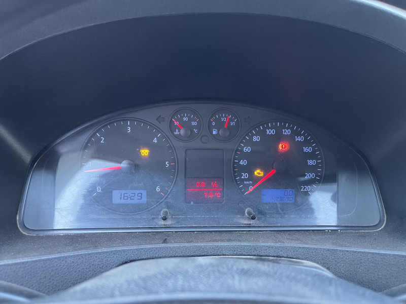 Volkswagen Transporter T5 2.5 TDI / L2 H1 / Double Cabin / Tow Bar / APK TUV 05-25 - Små varebil, Varebil med dobbelt førerhus: bilde 4 Volkswagen Transporter T5 2.5 TDI / L2 H1 / Double Cabin / Tow Bar / APK TUV 05-25 - Små varebil, Varebil med dobbelt førerhus: bilde 4