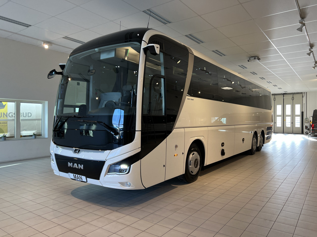 MAN Lions Coach R08 Euro 6E (Dark Edition) - Turistbuss: bilde 3 MAN Lions Coach R08 Euro 6E (Dark Edition) - Turistbuss: bilde 3
