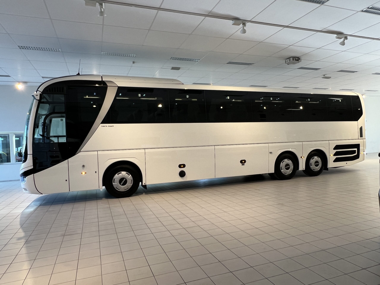MAN Lions Coach R08 Euro 6E (Dark Edition) - Turistbuss: bilde 4 MAN Lions Coach R08 Euro 6E (Dark Edition) - Turistbuss: bilde 4