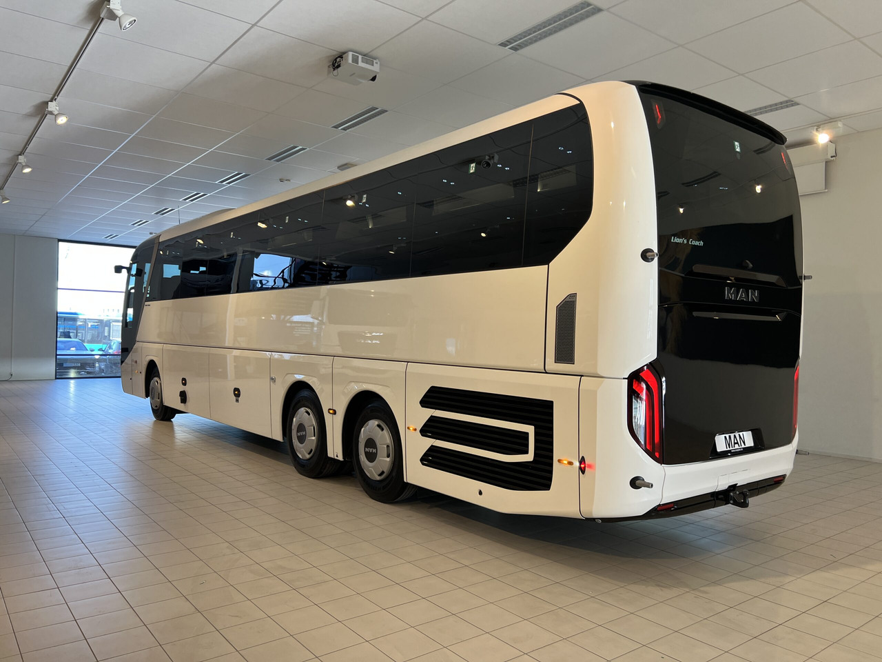 MAN Lions Coach R09 Euro 6E (Dark Edition) - Turistbuss: bilde 5 MAN Lions Coach R09 Euro 6E (Dark Edition) - Turistbuss: bilde 5