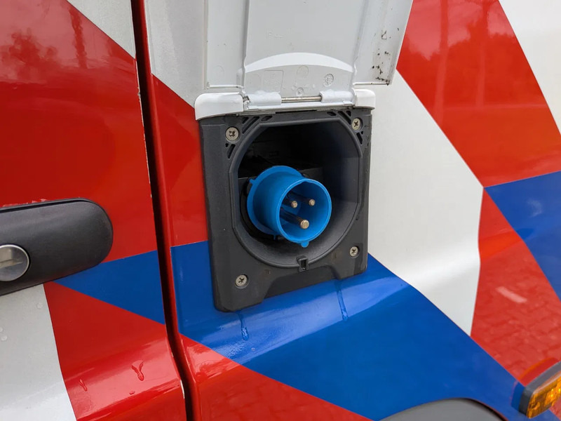 Mercedes-Benz NG 1626 V8 - Brannbil: bilde 5 Mercedes-Benz NG 1626 V8 - Brannbil: bilde 5