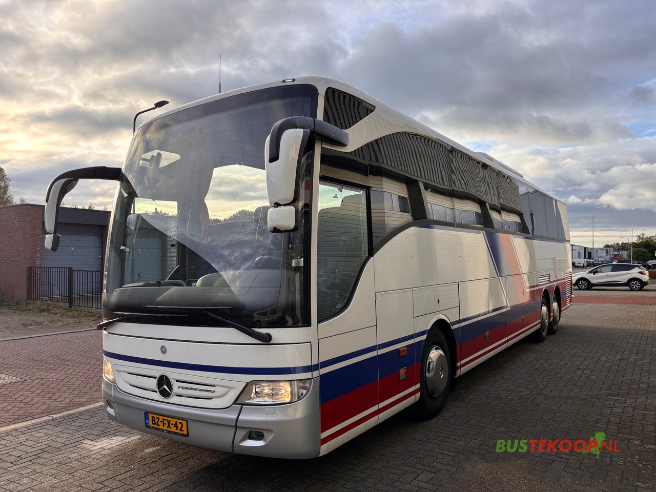 Mercedes Tourismo 16 RHD-M 57 Pl. - Turistbuss: bilde 3 Mercedes Tourismo 16 RHD-M 57 Pl. - Turistbuss: bilde 3