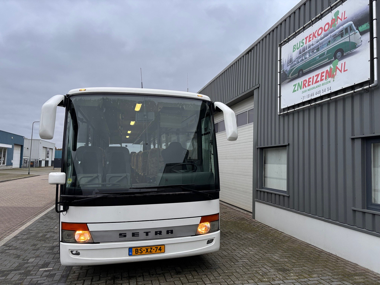 SETRA S317UL met 63 pl. en airconditioning S317GT - Turistbuss: bilde 2 SETRA S317UL met 63 pl. en airconditioning S317GT - Turistbuss: bilde 2