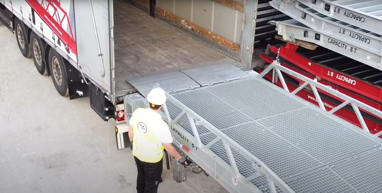 Loading Ramp with with hydraulic tilting bridge - AZ RAMP - STAR- 12T FULL GALVA - Lasterampe: bilde 4 Loading Ramp with with hydraulic tilting bridge - AZ RAMP - STAR- 12T FULL GALVA - Lasterampe: bilde 4