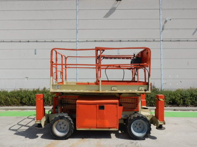 Used scissor Lift Diesel 4x4 JLG 260 MRT - Sakselift: bilde 2 Used scissor Lift Diesel 4x4 JLG 260 MRT - Sakselift: bilde 2
