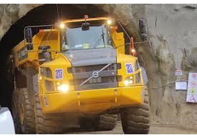 Volvo nieuwe Oliekoeler voe11033628 voe11110107 - Girkasse og deler for Rammestyrt dumper: bilde 3 Volvo nieuwe Oliekoeler voe11033628 voe11110107 - Girkasse og deler for Rammestyrt dumper: bilde 3