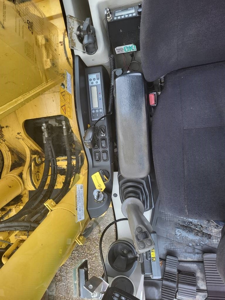 Leie New Holland Kobelco E 235 B SR-2  New Holland Kobelco E 235 B SR-2: bilde 18