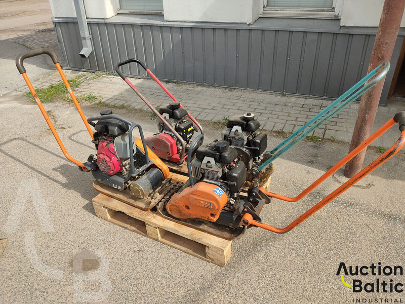 Dynapac LF45, Ammann AVP1033 & 2 Belle - Vibroplate: bilde 1 Dynapac LF45, Ammann AVP1033 & 2 Belle - Vibroplate: bilde 1
