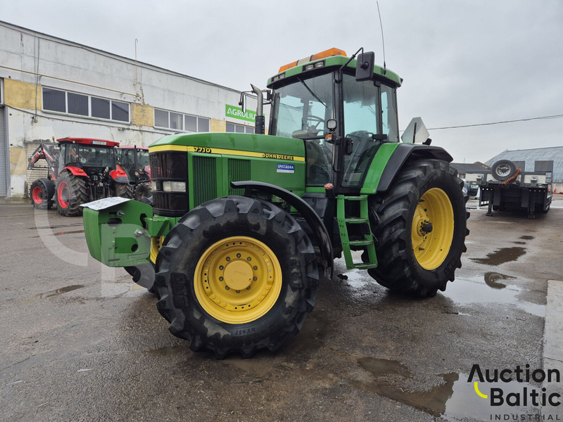 John Deere 7710 - Traktor: bilde 2 John Deere 7710 - Traktor: bilde 2