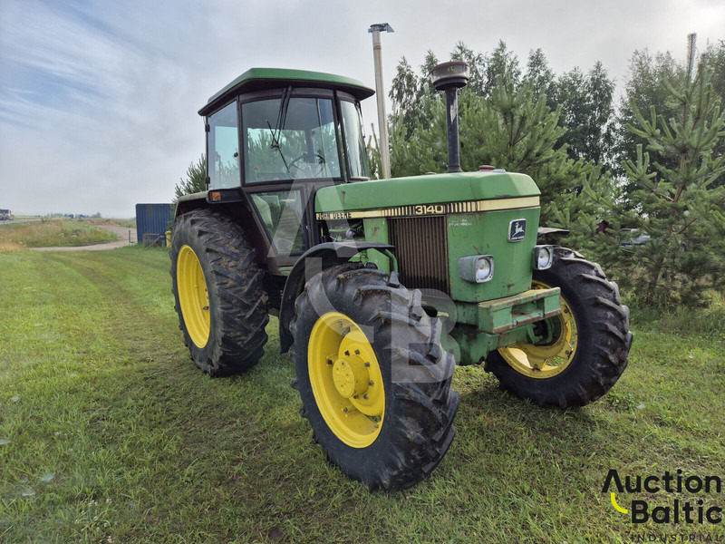 John Deere MFWD - Traktor: bilde 2 John Deere MFWD - Traktor: bilde 2