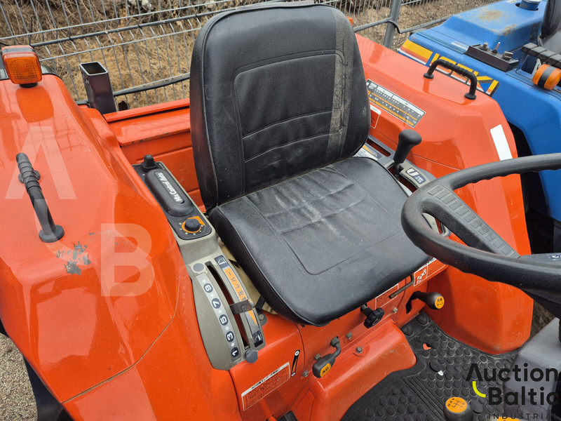 Kubota GL 240 - Traktor: bilde 5 Kubota GL 240 - Traktor: bilde 5