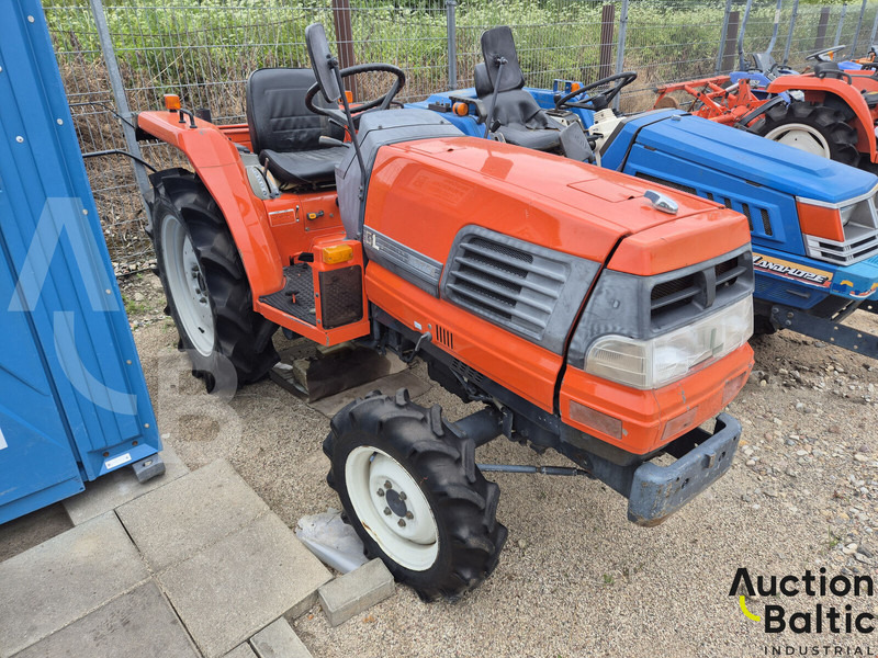 Kubota GL 240 - Traktor: bilde 1 Kubota GL 240 - Traktor: bilde 1