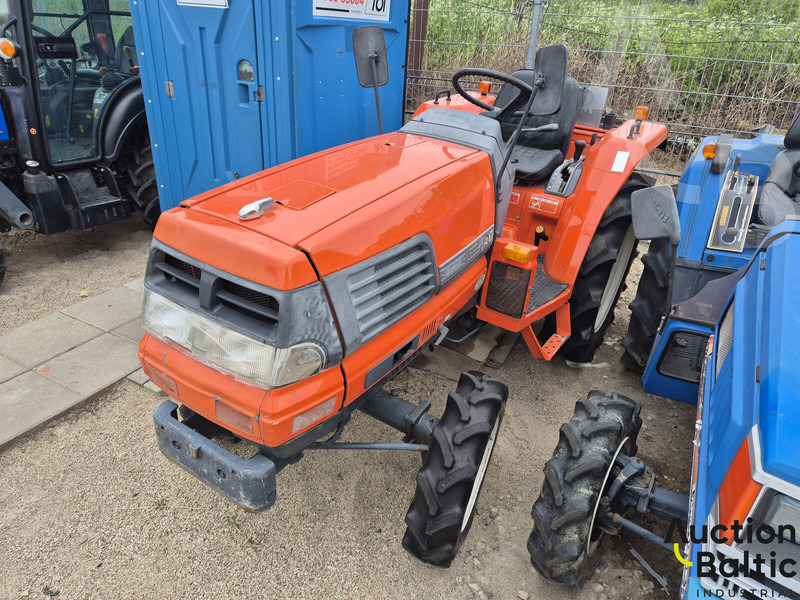 Kubota GL 240 - Traktor: bilde 2 Kubota GL 240 - Traktor: bilde 2