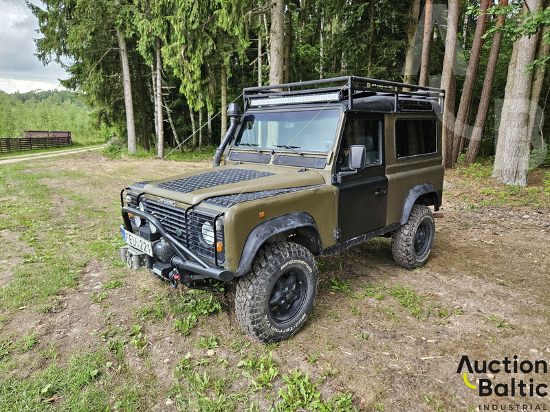 Land Rover Defender 90 - SUV: bilde 1 Land Rover Defender 90 - SUV: bilde 1