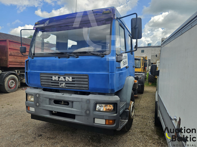 MAN 18.225 - Chassis lastebil: bilde 2 MAN 18.225 - Chassis lastebil: bilde 2