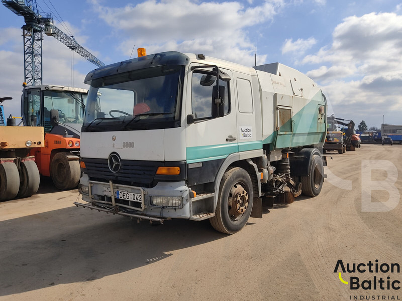 Mercedes-Benz 1517 - Feiebil: bilde 1 Mercedes-Benz 1517 - Feiebil: bilde 1