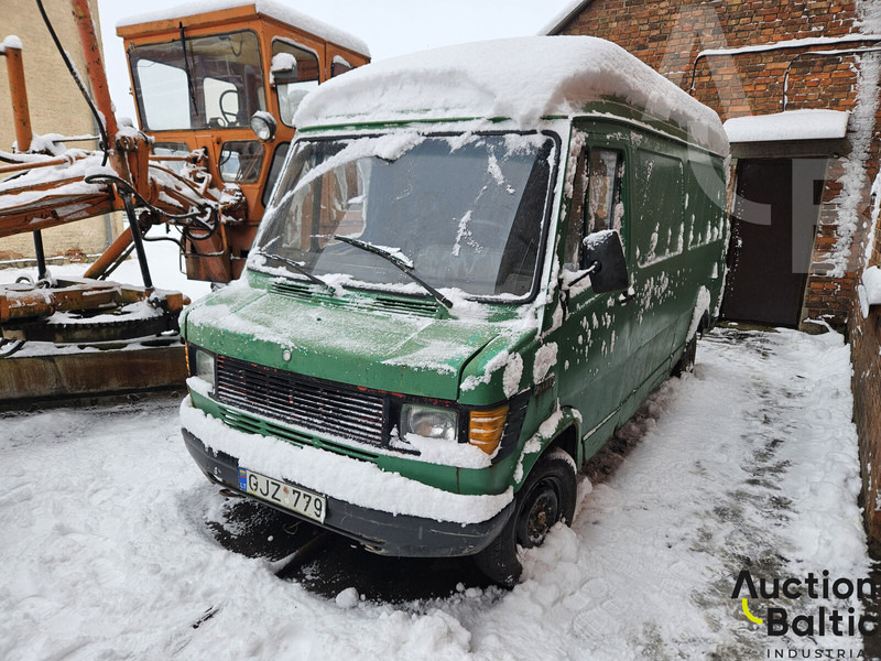 Mercedes-Benz 207D - Små varebil: bilde 1 Mercedes-Benz 207D - Små varebil: bilde 1
