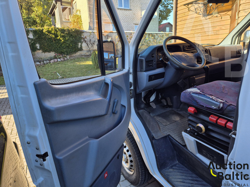 Mercedes-Benz 300-serie 312 D - Kassebil: bilde 5 Mercedes-Benz 300-serie 312 D - Kassebil: bilde 5