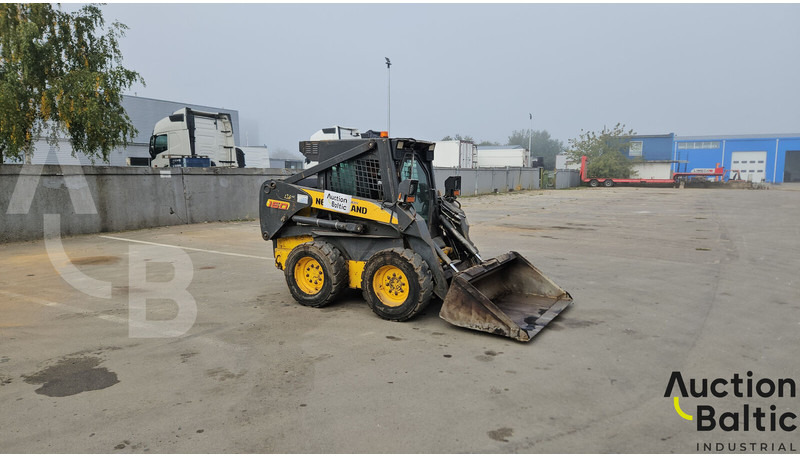New Holland LS 160 - Kompaktlaster: bilde 2 New Holland LS 160 - Kompaktlaster: bilde 2